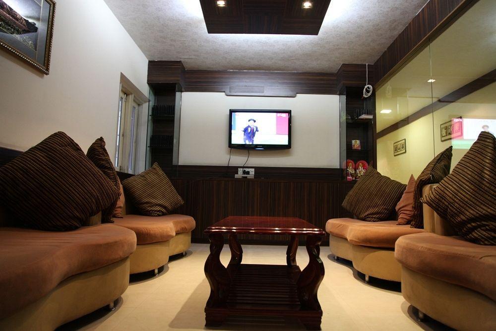 Hotel Lynq-Cico à Calcutta Extérieur photo