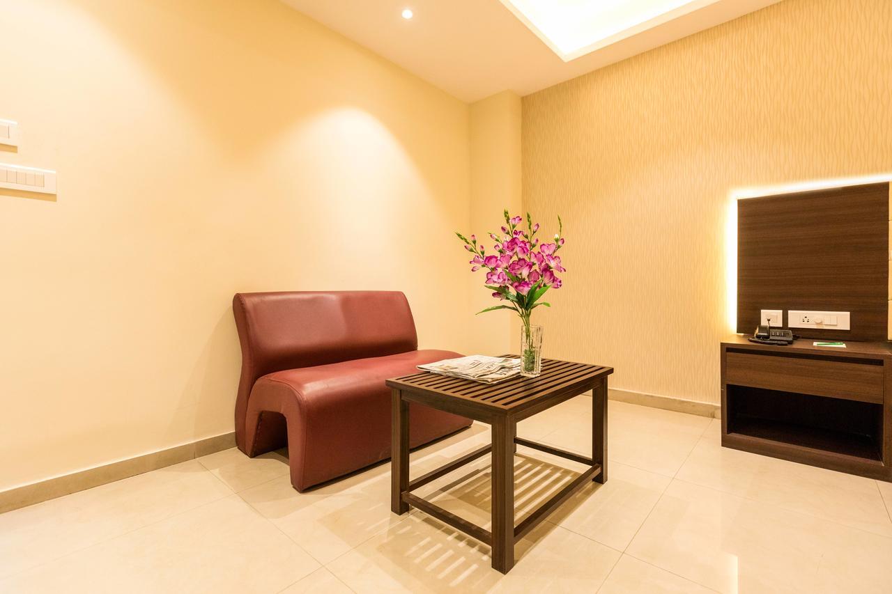 Hotel Lynq-Cico à Calcutta Extérieur photo